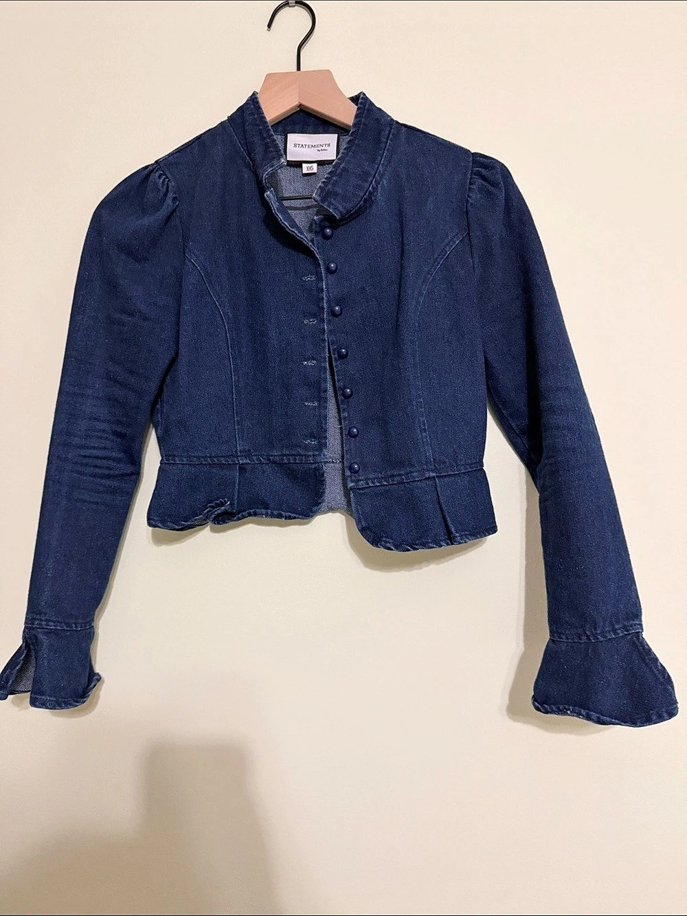 Denim crop Jacket Flare Cuffs in Blue Like New